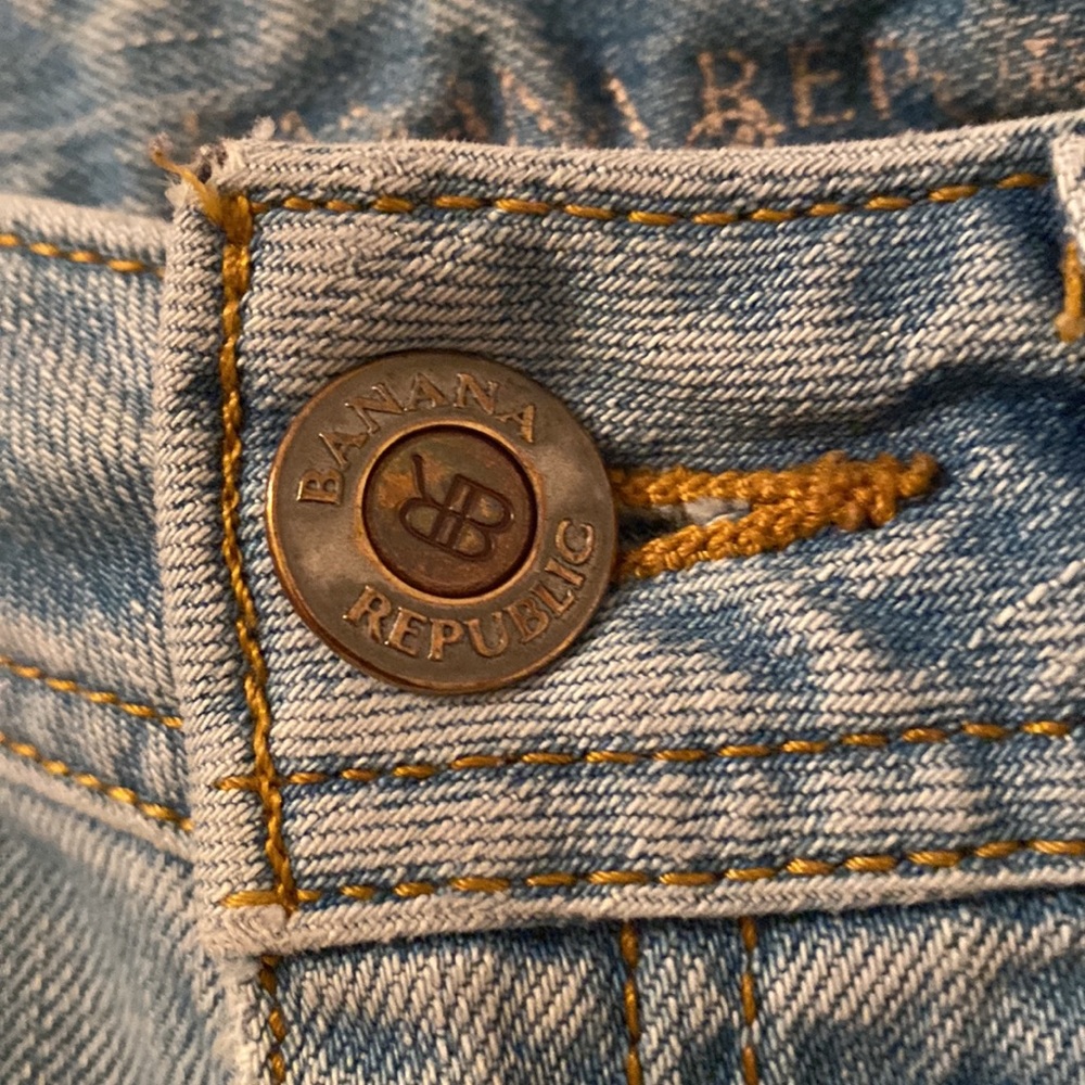 Gently Worn Women’s Size 4 Distressed Banana Republic Denim Jeans - Picture 4 of 15